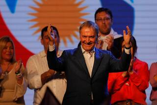 Amenazado por la polarización, Schiaretti redobla esfuerzos por la boleta corta