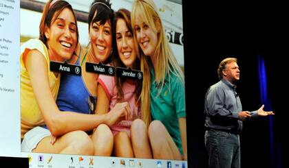 Schiller presenta las funciones de iPhoto