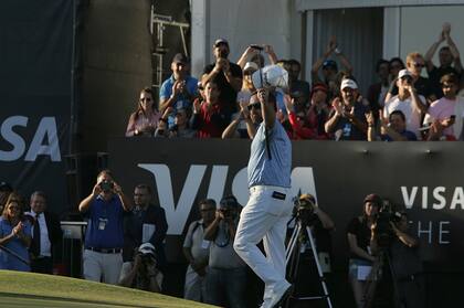El norteamericano Brady Schnell, campeón en el Jockey Club en 2017