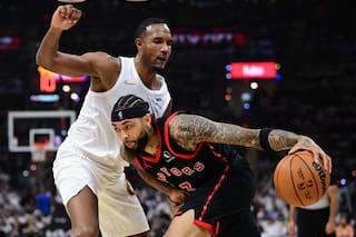 Schröder y Mobley impulsan a los Cavaliers, que vencen 125-120 a los Raptors y ponen la serie 3-2