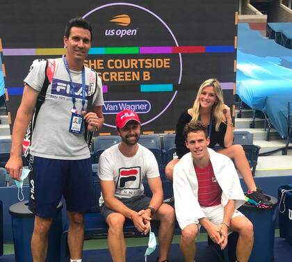 Schwartzman, en Nueva York, con su novia Eugenia y dos de las piezas más importantes que tuvo en el equipo: Chela como coach y Orazi como PF