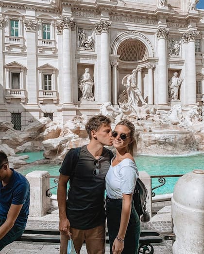 Diego Schwartzman recorriendo la capital italiana con su novia, Eugenia di Martino