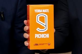 Scioli “presentó” su marca de yerba mate con guiños a su pasión por el fútbol y un curioso slogan