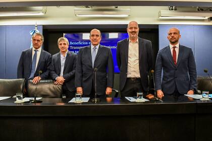 Scioli, Caputo, Francos, Sturzenegger y Mogetta