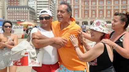 Scioli estuvo en la Bristol y se sacó fotos con la gente