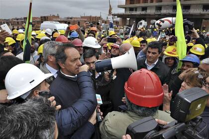 Scioli recorrió un complejo de Procrear en Córdoba