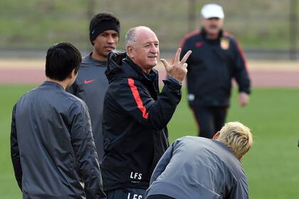 Scolari y Paulinho son dos grandes referntes del Guangzhou Evergrande