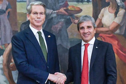 Scott Bessent y Luis Caputo, en Buenos Aires.