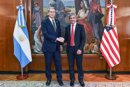 Scott Bessent y Luis Caputo, en Buenos Aires.