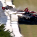 El impactante accidente en el IndyCar que terminó con un monoplaza incrustado contra las mallas