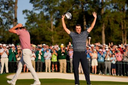 Scottie Scheffler festeja su triunfo en el Masters de Augusta