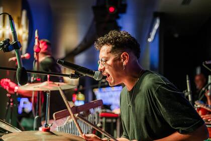 Los shows en vivo invitan a disfrutar de una experiencia inolvidable.