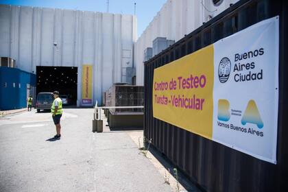 Se abrió un nuevo centro de testeo en Costa Salguero para turistas y porteños que vuelven a la Ciudad