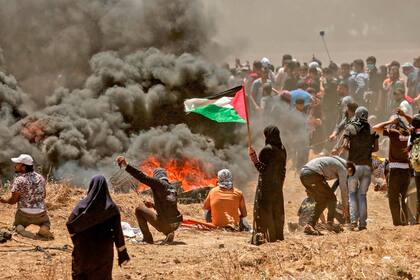 Hoy comenzaron tres días de luto en el territorio palestino, no obstante los enfrentamientos continúan