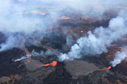 Los ríos de lava se extendieron por gran parte del territorio de la Isla Grande de Hawaii.