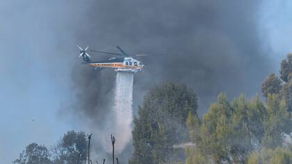 Hay helicópteros y aviones hidrantes en toda la región