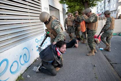 Se agudiza la crisis en Chile, continúan las protestas, hay cientos de detenidos, destrozos por millones y varios muertos