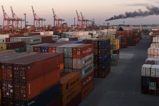 La Aduana flexibiliza las condiciones para las operaciones en la zona de conflicto tras la invasión rusa