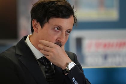 Se apartó temporalmente de su cargo en 2023, tras recibir amenazas de los ultras de Olympique de Marsella