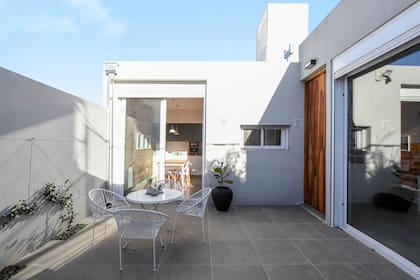 Se cambió la ubicación de la puerta principal, hoy de guayubira.