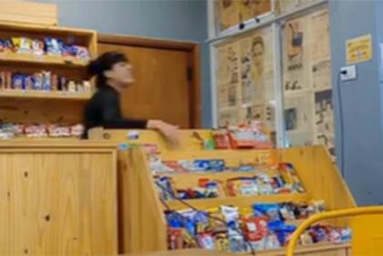 Se cansó del maltrato de sus jefe y destrozó el lugar