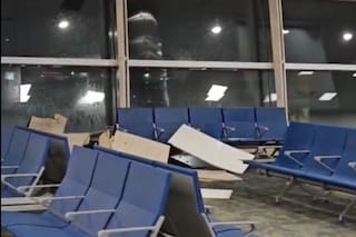 Se cayó parte del techo en Aeroparque por la tormenta en la Ciudad