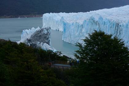 Se cayó el puente de hielo del glaciar Perito Moreno