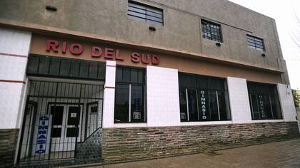 Se cayó una pared de la Sociedad de Fomento Río del Sud