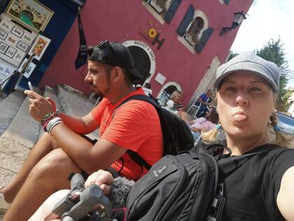 Se conocieron en Palermo y decidieron hacer un viaje a Mendoza, allí descubrieron que querían ser más que amigos