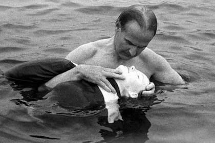 Se cree que la muñeca Resusci Anne, ideada por Asmund Laerdal, ayudó a aprender técnicas de reanimación a unos 300 millones de personas en sus primeros 60 años de existencia