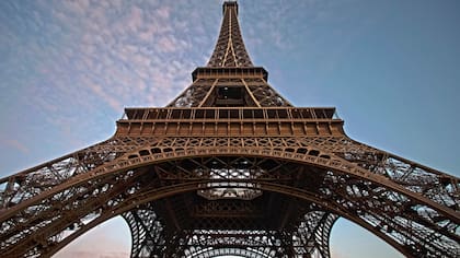 Se cumplen 136 años de la inauguración de la Torre Eiffel, un ícono de París