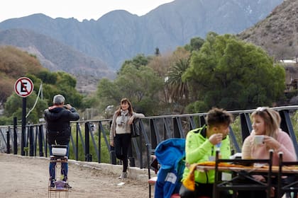 Se debe respetar el protocolo: ir a lugares con reserva previa, si no la tiene no puede circular, no bajarse a caminar y tener la terminacion de DNI.