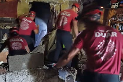 Se derrumbó el techo de una casa en barrio Villa Inés, en Córdoba, y murió un chico de 13 año