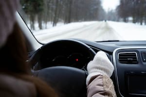 Cómo avanza el alerta por tormenta invernal en EE.UU. con carreteras congeladas y nieve