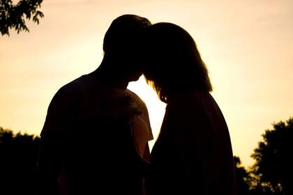 Se enamoraron en cuarentena, por celular