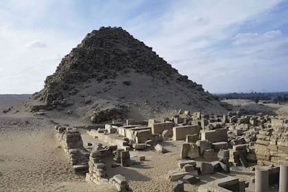 Se encontraron ocho cuartos secretos en la Pirámide del Sahara