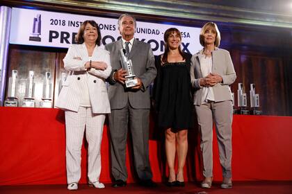 Se entregaron los premios Konex a las instituciones y a la comunidad