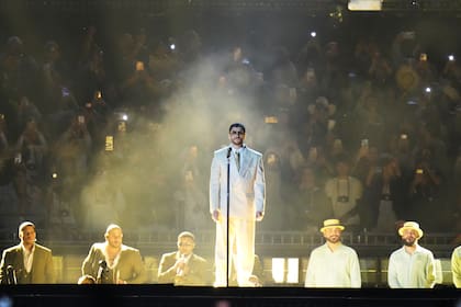 Se espera que Bad Bunny esté acompañado de talento latino en el show de medio tiempo del Super Bowl 2026 (Archivo-Foto AP/Eduardo Verdugo)