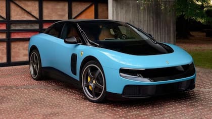 Se espera que el Ferrari Luce, completamente eléctrico, esté disponible a finales de este año.