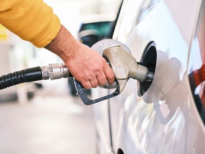 Se espera que el precio de la gasolina caiga por debajo de los US$3 a fines de octubre