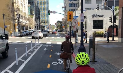 Se espera que la ejecución de estas medidas, que incluyen cambios en el diseño de las calles y educación pública, comience formalmente en el año fiscal 2027