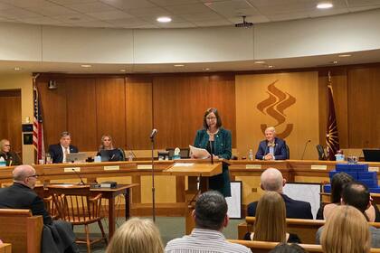 Se espera que la ordenanza que prohibiría dormir en la calle vuelva a la agenda del Concejo Municipal de Summit el 22 de abril (Common Council of Summit)