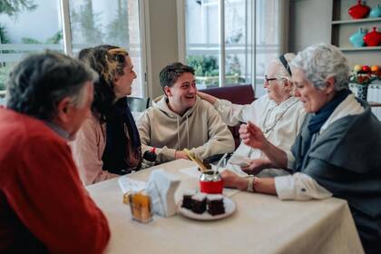 Se espera un aumento en la prevalencia e incidencia de enfermedades relacionadas con la edad, como la incontinencia de esfínteres, la inmovilidad, la depresión, el abuso y/o maltrato, la polifarmacia y la demencia