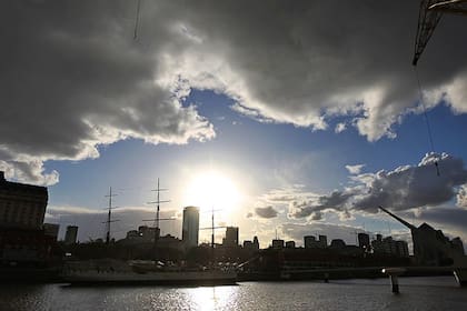 Se espera un cielo parcialmente nublado