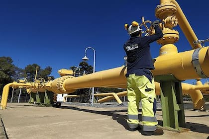 Se está produciendo más gas natural que nunca, con nuevos proyectos que se completan en los Estados Unidos, Qatar y otros lugares.