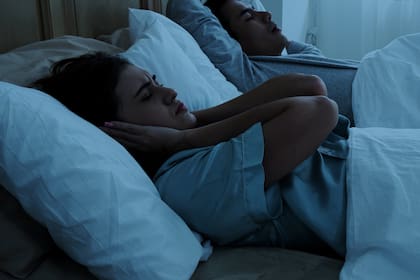 Se estima que aproximadamente el 45% de los adultos ronca y eso incrementó el llamado "divorcio del sueño"