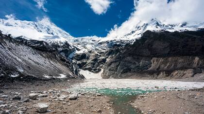 Se estima que cerca de 1.900 millones de personas viven en las cuencas de ríos alimentadas por los glaciares del HKH.