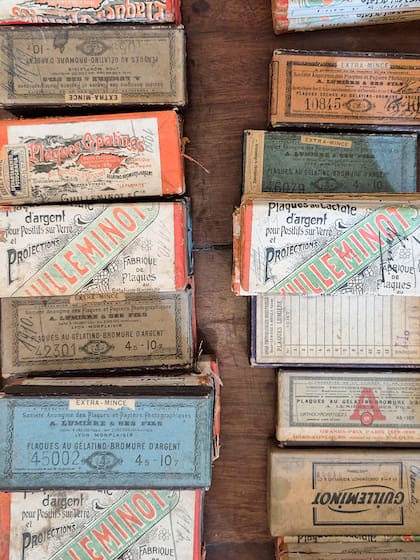 Se estima que el archivo consta de unas dos mil imágenes