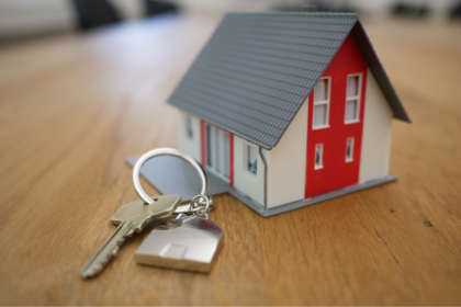 Se estima que la entrada en vigencia de la Ley Fare en Nueva York reducirá un 40% el costo de entrada a una vivienda