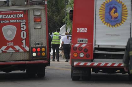 Dotaciones de Bomberos se acercaron hasta el lugar para controlar las llamas